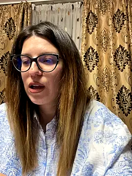 Snapshot of NadiraNoor chatting on October 31, 9:52 pm NadiraNoor online show from October 31, 9:52 pm