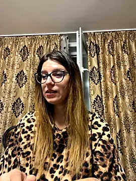 Snapshot of NadiraNoor chatting on September 14, 9:56 pm NadiraNoor online show from September 14, 9:56 pm