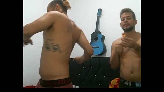 elvickingo69 online show from July 1, 3:39 am