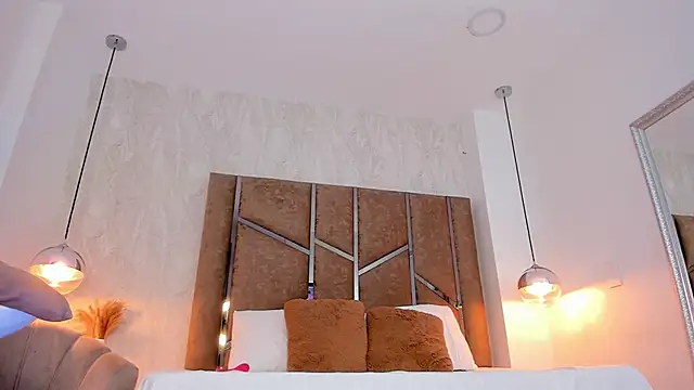 Martinaa Jones  online show from February 27, 1:22 pm