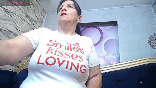 Snapshot of karito_mature17 chatting on October 2, 11:15 am karito mature17 online show from October 2, 11:15 am