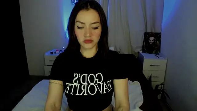 Lucyerobbie online show from February 13, 4:47 am