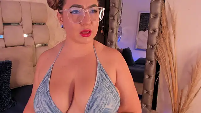 laura bassi online show from January 19, 4:41 am