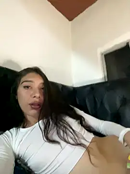 Snapshot of NICOLSKINNY1 chatting on September 23, 12:42 am NICOLSKINNY1 online show from September 23, 12:42 am