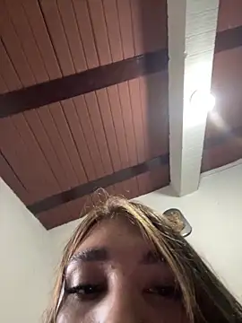 Snapshot of NICOLSKINNY1 chatting on October 31, 10:14 pm NICOLSKINNY1 online show from October 31, 10:14 pm