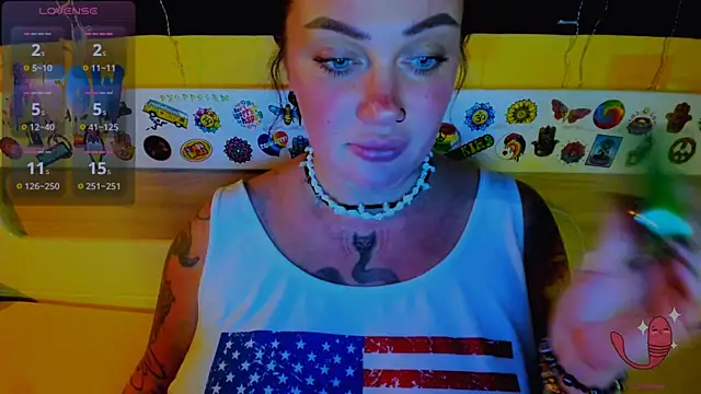 Snapshot of EllieOz chatting on October 17, 8:45 pm EllieOz online show from October 17, 8:45 pm