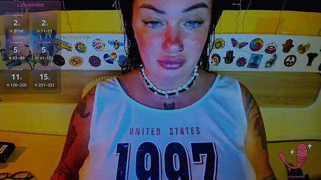 Snapshot of EllieOz chatting on September 16, 7:11 pm EllieOz online show from September 16, 7:11 pm