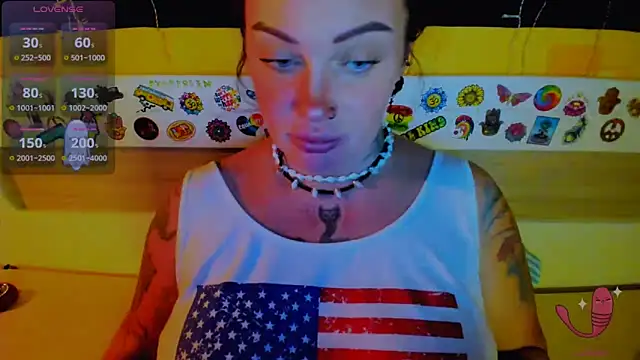 Snapshot of EllieOz chatting on October 14, 7:49 pm EllieOz online show from October 14, 7:49 pm