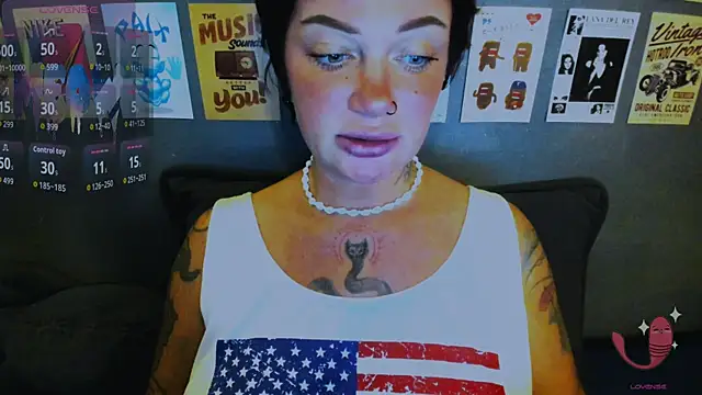 EllieOz online show from May 24, 5:23 pm