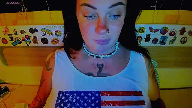 Snapshot of EllieOz chatting on October 20, 4:43 pm EllieOz online show from October 20, 4:43 pm