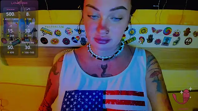 Snapshot of EllieOz chatting on October 16, 8:22 pm EllieOz online show from October 16, 8:22 pm