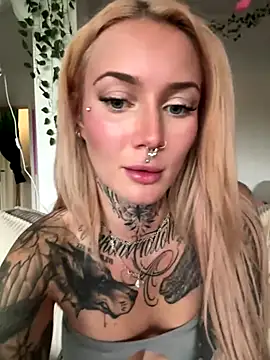 Snapshot of Stella-Kink chatting on October 31, 3:16 pm Stella-Kink online show from October 31, 3:16 pm