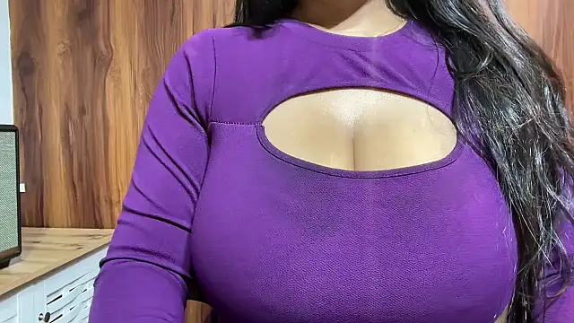 julie 08 online show from February 6, 7:39 pm