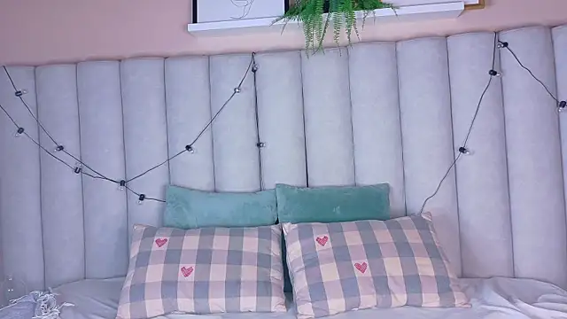 nahomi campbell online show from March 27, 8:42 pm