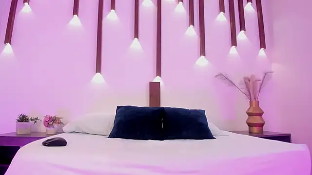 majo rosse  online show from February 19, 7:35 pm