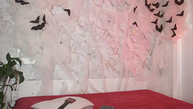 roselinedior online show from October 25, 4:14 pm