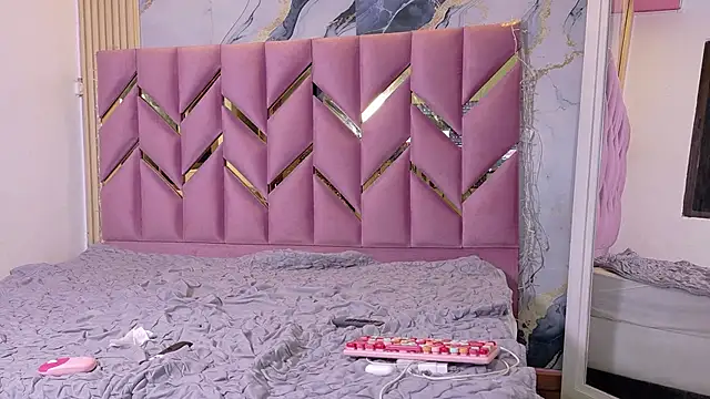 Snapshot of daddyissuesss_ chatting on October 6, 7:51 pm daddyissuesss online show from October 6, 7:51 pm