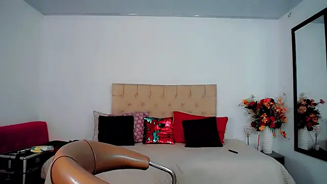 Snapshot of maria_camilacms chatting on October 22, 6:35 pm maria camilacms online show from October 22, 6:35 pm