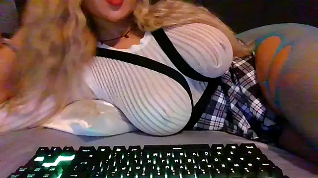 thepeachiestprincesss online show from November 4, 4:45 pm