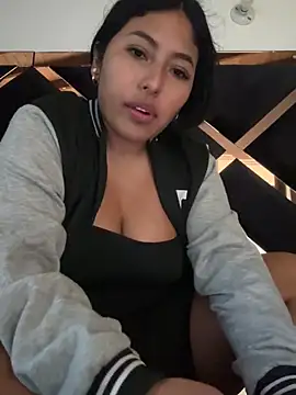 emmyjhonson07 online show from January 15, 1:28 pm