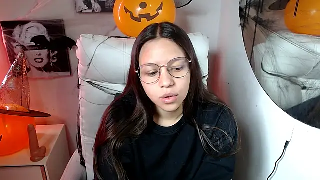 SamanthaRoldaan online show from October 15, 3:47 pm