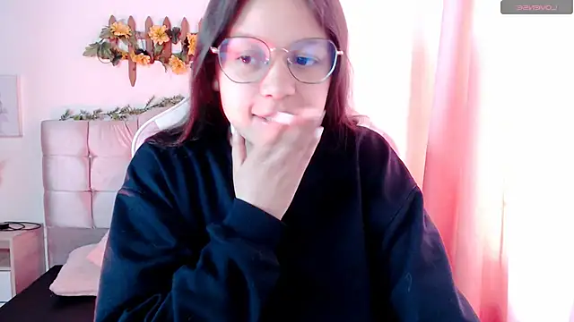 SamanthaRoldaan online show from September 25, 3:44 pm