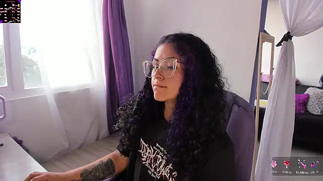 witchviolet online show from September 29, 9:09 pm