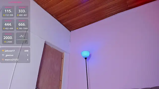 Snapshot of zoe6x chatting on September 30, 2:22 pm zoe6x online show from September 30, 2:22 pm