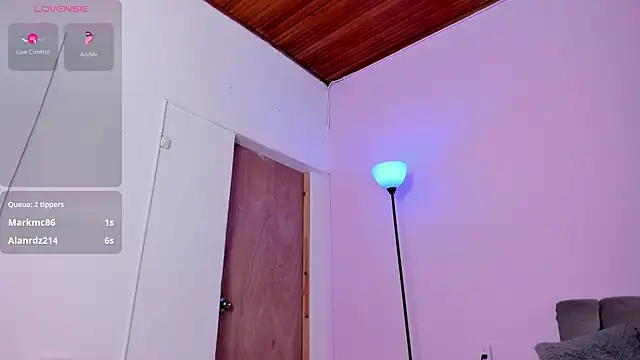 Snapshot of zoe6x chatting on September 20, 3:10 pm zoe6x online show from September 20, 3:10 pm