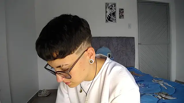 linda 33 online show from February 10, 8:01 pm