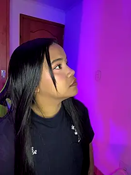 leila 22 online show from October 6, 7:47 am