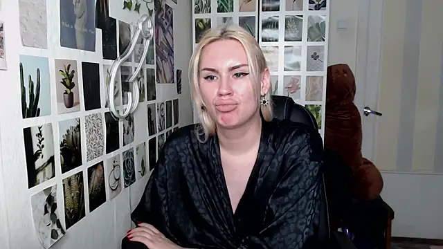 Snapshot of CapriScorpion chatting on October 30, 3:46 pm CapriScorpion online show from October 30, 3:46 pm