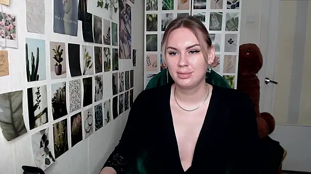 Snapshot of CapriScorpion chatting on September 19, 11:53 am CapriScorpion online show from September 19, 11:53 am