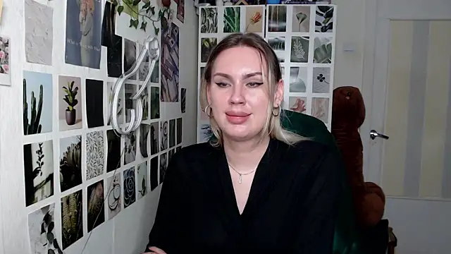 Snapshot of CapriScorpion chatting on October 4, 4:11 pm CapriScorpion online show from October 4, 4:11 pm