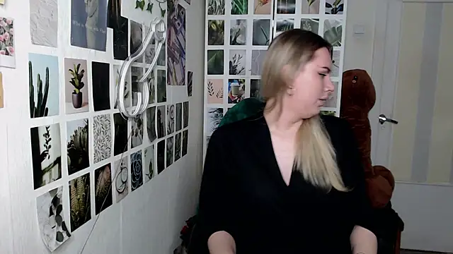 Snapshot of CapriScorpion chatting on September 30, 3:06 pm CapriScorpion online show from September 30, 3:06 pm