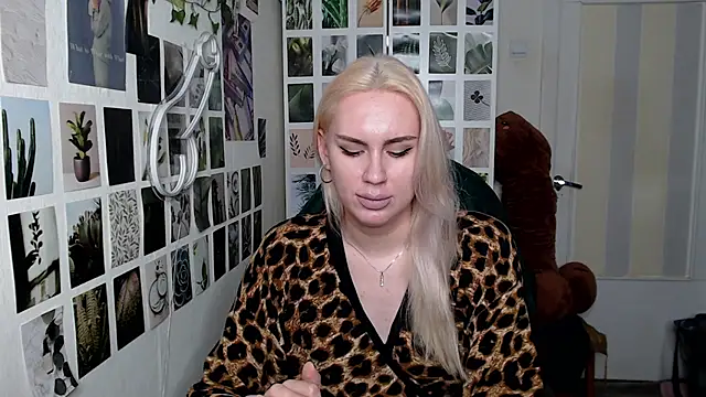 Snapshot of CapriScorpion chatting on October 10, 1:16 pm CapriScorpion online show from October 10, 1:16 pm