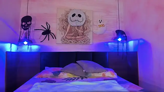 Snapshot of AnneDixie chatting on October 27, 3:24 am AnneDixie online show from October 27, 3:24 am