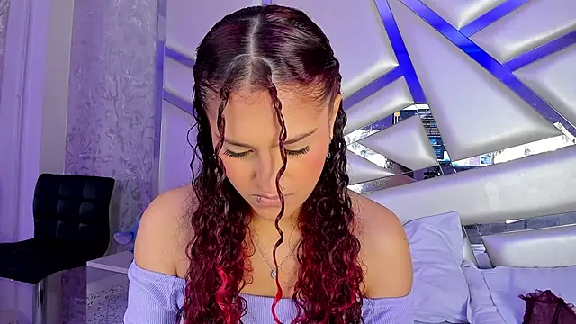 Snapshot of Miia002 chatting on October 8, 4:39 am Miia002 online show from October 8, 4:39 am