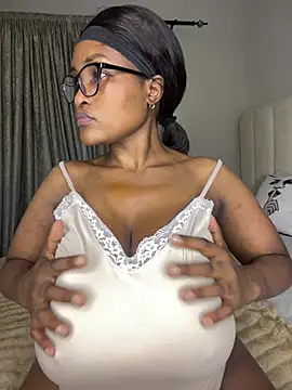 Bustygoddess32 online show from March 1, 1:38 am