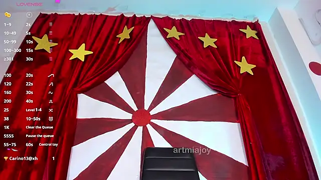 Snapshot of artmiaa chatting on October 31, 3:49 pm artmiaa online show from October 31, 3:49 pm