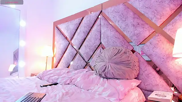 Jennalove  online show from April 10, 10:05 pm