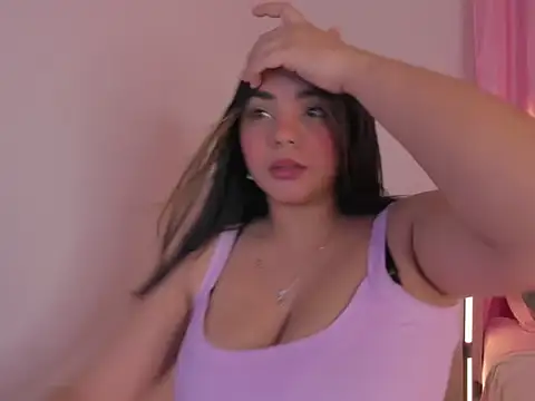 Snapshot of ema_boobs_ chatting on October 10, 8:25 pm ema boobs online show from October 10, 8:25 pm