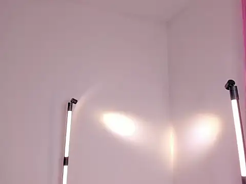 Snapshot of ema_boobs_ chatting on October 28, 10:14 pm ema boobs online show from October 28, 10:14 pm