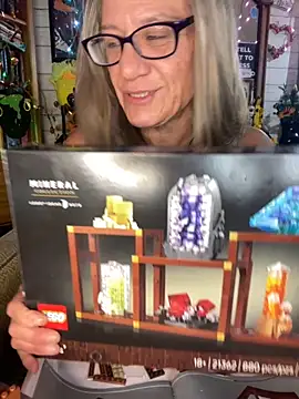 Snapshot of TrenaAnne chatting on October 10, 5:45 am TrenaAnne online show from October 10, 5:45 am