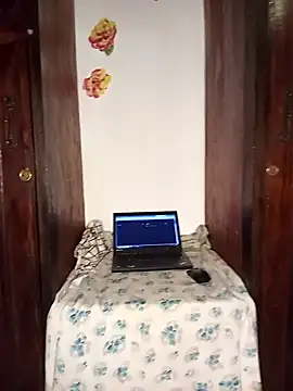 Snapshot of The-Peach-Flexer chatting on October 22, 9:20 pm The-Peach-Flexer online show from October 22, 9:20 pm