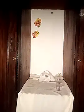 Snapshot of The-Peach-Flexer chatting on September 18, 9:57 pm The-Peach-Flexer online show from September 18, 9:57 pm