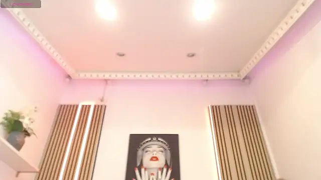 Snapshot of RileyLanna chatting on October 25, 3:58 am RileyLanna online show from October 25, 3:58 am