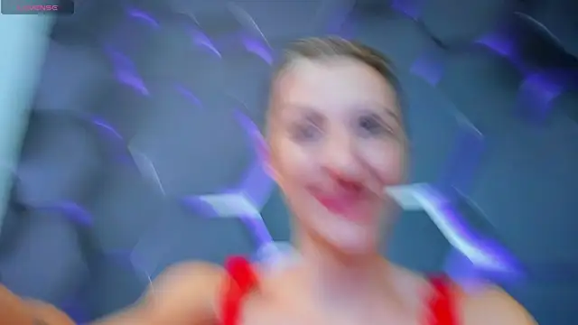 Snapshot of RileyLanna chatting on September 21, 5:28 am RileyLanna online show from September 21, 5:28 am