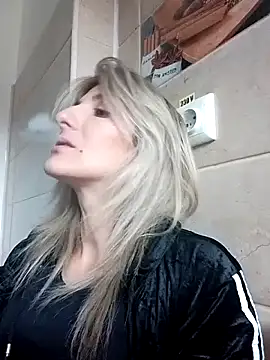 Snapshot of RileyLanna chatting on September 17, 9:18 am RileyLanna online show from September 17, 9:18 am