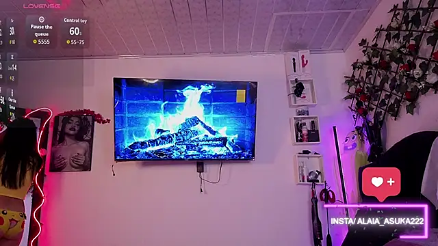 Snapshot of Alaia_Asuka chatting on October 31, 1:18 am Alaia Asuka online show from October 31, 1:18 am